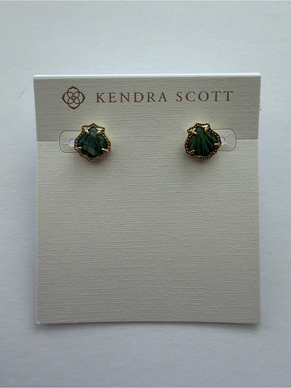 Kendra Scott Brynne Shell Stud Green Gold Earrings - Picture 1 of 8